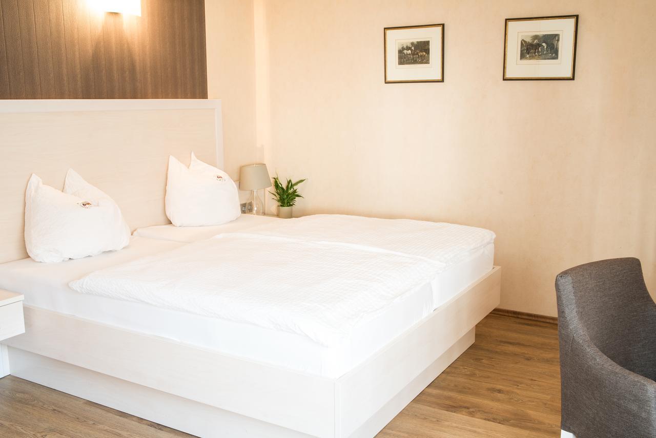 Hotel Weddeler Hof Cremlingen Esterno foto